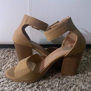 Top Moda tan heels size 6.5